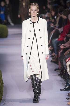 07_Altuzarra_original_alz_ny_aw17_020.jpg