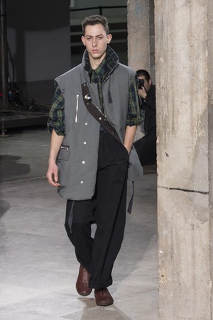 29_Lanvin_original_lvn_prs_aw17_085.jpg