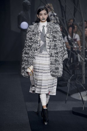 18_Thom_Browne_original_tbw_ny_aw17_053.jpg