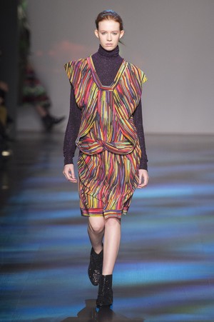 23_Vivienne_Tam_original_tam_ny_aw17_068.jpg