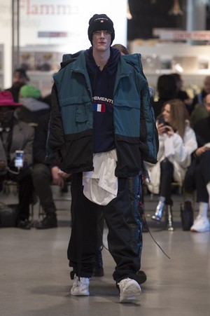 33_Vêtements_original_vtm_FW17_066.jpg