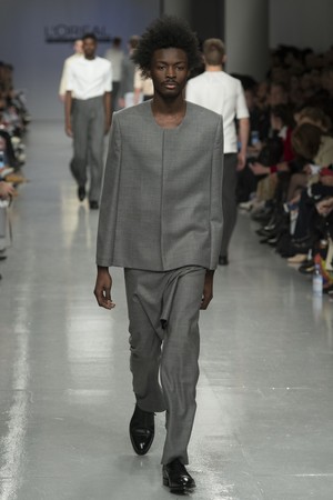 018_Central_Saint_Martins_original_ccsm_ldn_aw17_035.jpg