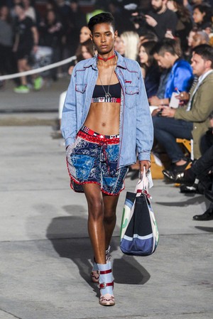 34_Tommy_Hilfiger_original_hfg_ss17_069.jpg