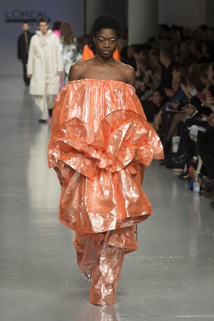 072_Central_Saint_Martins_original_ccsm_ldn_aw17_143.jpg