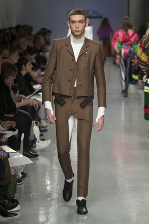 032_Central_Saint_Martins_original_ccsm_ldn_aw17_063.jpg