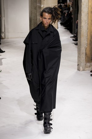 41_Yohji_Yamamoto_original_yam_prs_aw17_121.jpg