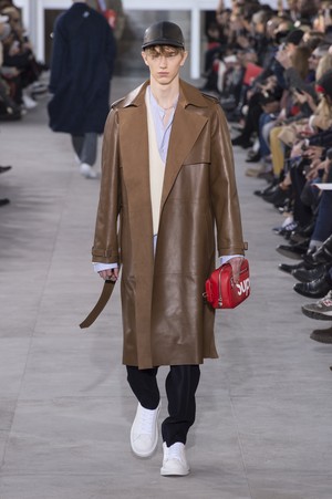 08_Louis_Vuitton_original_vui_prs_aw17_023.jpg