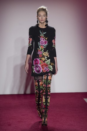 06_Naeem_Khan_original_nkh_ny_aw17_011.jpg