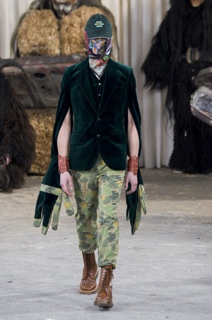 02_Walter_Van_Beirendonck_original_nck_prs_aw17_003.jpg