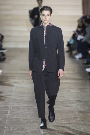 01_Issey_Miyake_original_miy_aw17_002.jpg