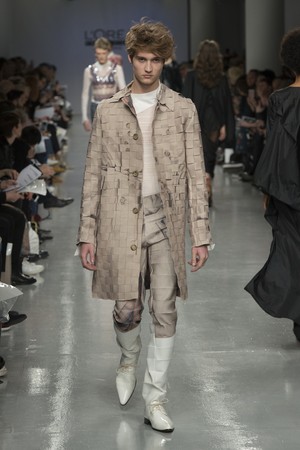 057_Central_Saint_Martins_original_ccsm_ldn_aw17_113.jpg