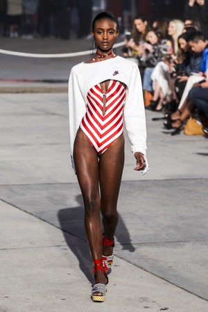 09_Tommy_Hilfiger_original_hfg_ss17_023.jpg