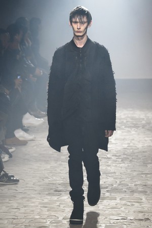 13_White_Mountaineering_original_wmnt_aw17_025.jpg
