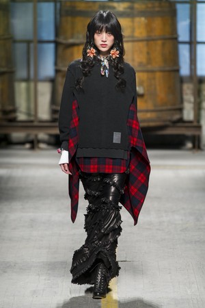 43_DSquared2_original_dsq_mln_aw17_129.jpg