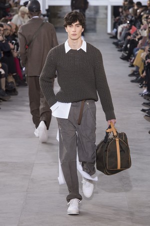 26_Louis_Vuitton_original_vui_prs_aw17_077.jpg