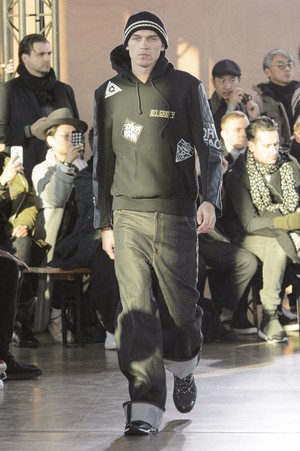 03_Junya_Watanabe_original_wat_aw17_007.jpg