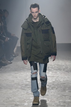 24_White_Mountaineering_original_wmnt_aw17_047.jpg