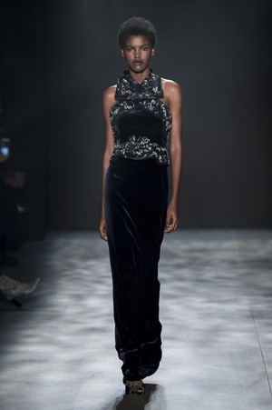 18_Marchesa_original_mhs_ny_aw17_053.jpg