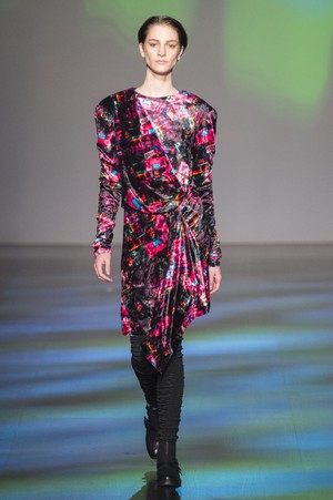 21_Vivienne_Tam_original_tam_ny_aw17_061.jpg
