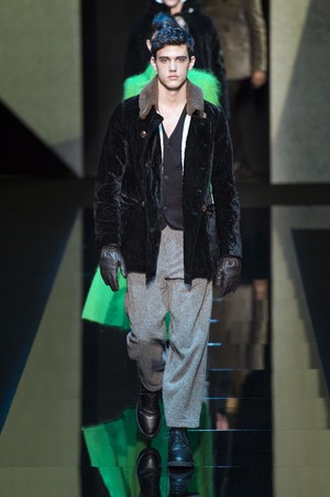 84_Giorgio_Armani_original_arm_mln_aw17_253.jpg