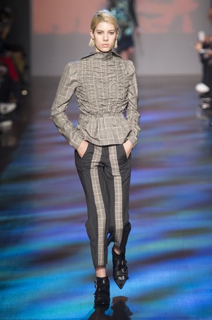 02_Vivienne_Tam_original_tam_ny_aw17_005.jpg