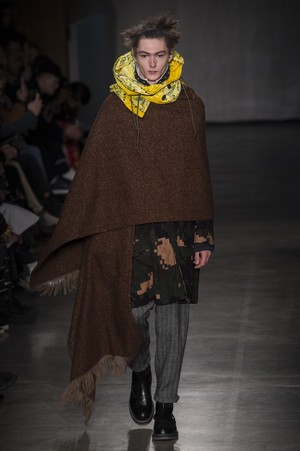 22_Sacai_original_sac_aw17_043.jpg
