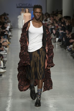 114_Central_Saint_Martins_original_ccsm_ldn_aw17_227.jpg
