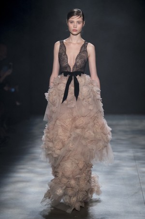 22_Marchesa_original_mhs_ny_aw17_065.jpg