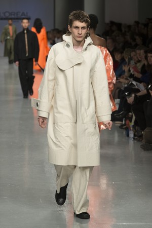 073_Central_Saint_Martins_original_ccsm_ldn_aw17_145.jpg
