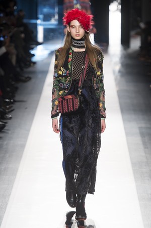 44_Desigual_original_dgl_ny_aw17_087.jpg