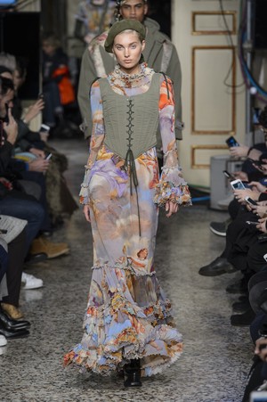40_Moschino_original_mos_mln_aw17_120.jpg