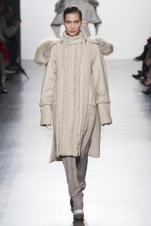 01_Prabal_Gurung_original_pgg_ny_aw17_002.jpg