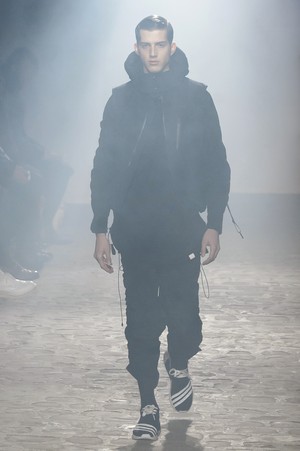 10_White_Mountaineering_original_wmnt_aw17_019.jpg