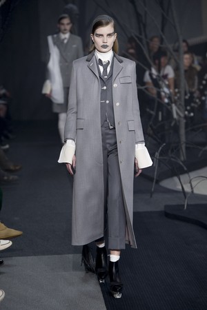 13_Thom_Browne_original_tbw_ny_aw17_038.jpg