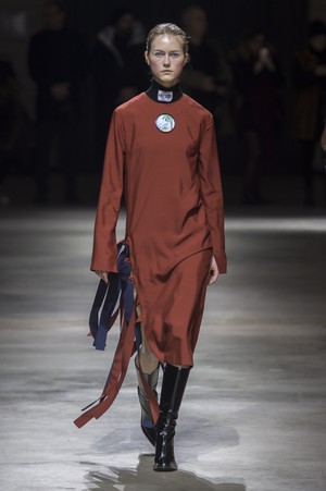 63_Kenzo_original_knz_prs_aw17_188.jpg