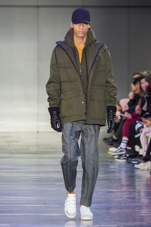 15_Ami_Alexandre_Mattiussi_original_ami_aw17_029.jpg