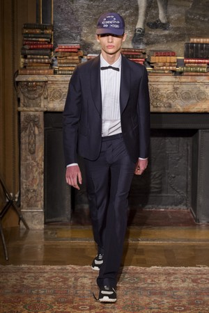 51_Valentino_original_val_prs_aw17_151.jpg