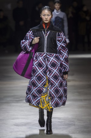 53_Kenzo_original_knz_prs_aw17_158.jpg
