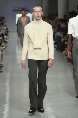 020_Central_Saint_Martins_original_ccsm_ldn_aw17_039.jpg
