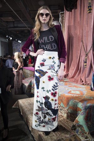 32_Alice_+_Olivia_original_aov_ny_aw17_063.jpg