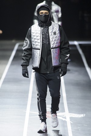 28_Plein_Sport_original_ppls_mln_aw17_058.jpg