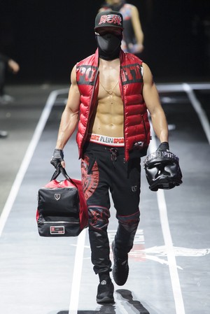 59_Plein_Sport_original_ppls_mln_aw17_120.jpg