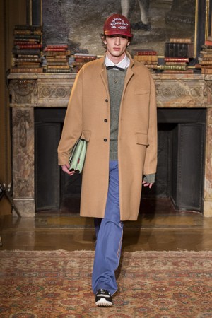 24_Valentino_original_val_prs_aw17_070.jpg