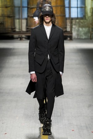 50_DSquared2_original_dsq_mln_aw17_150.jpg