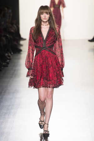 19_Tadashi_Shoji_original_tds_ny_aw17_038.jpg