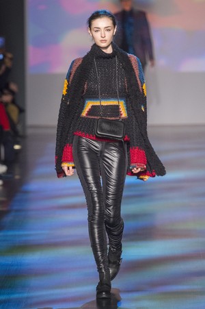 25_Vivienne_Tam_original_tam_ny_aw17_074.jpg