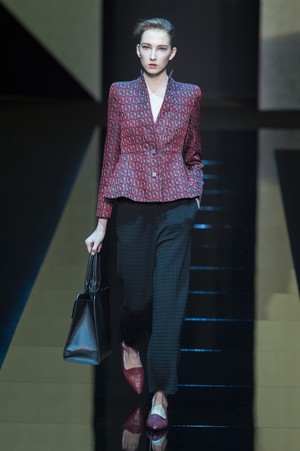 05_Giorgio_Armani_original_arm_mln_aw17_015.jpg