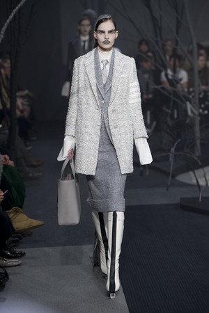 04_Thom_Browne_original_tbw_ny_aw17_010.jpg