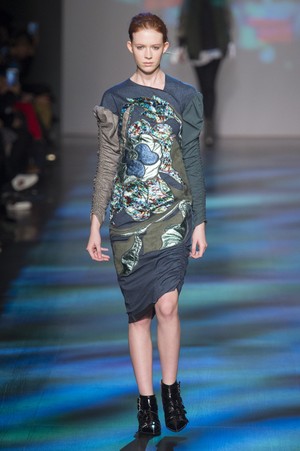 03_Vivienne_Tam_original_tam_ny_aw17_008.jpg