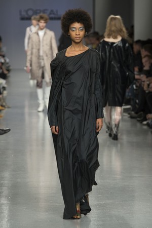 056_Central_Saint_Martins_original_ccsm_ldn_aw17_111.jpg